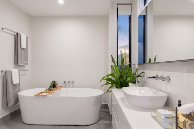 From Vision to Reality: How Bay Home Builders Transforms Outdated Bathrooms into Modern Retreats