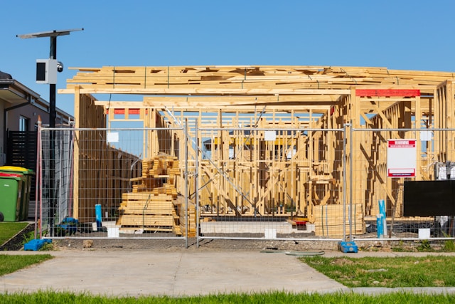 The Complete Home Building Process: How General Contractors Manage Design, Engineering, Budgeting, and Construction
