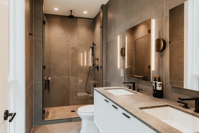 Bathroom Renovation Essentials: Creating a Modern, Functional, and Luxurious Space